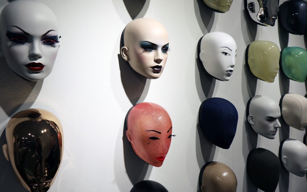 Des masques qui expriment la menace cyber